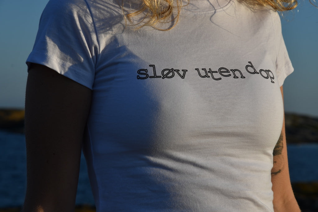 Sløv Uten Dop Dame Tee